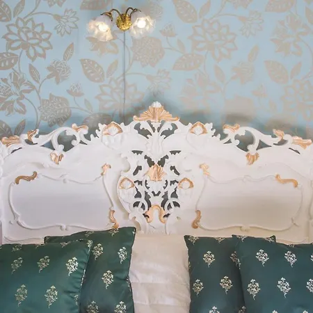 乡村民宿 Chateau Sleeps 17 Pool Wifi Ardilleux