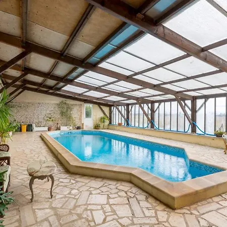 Chateau Sleeps 17 Pool Wifi Ardilleux