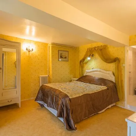 Chateau Sleeps 17 Pool Wifi 乡村民宿