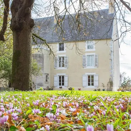 Chateau Sleeps 17 Pool Wifi Ardilleux