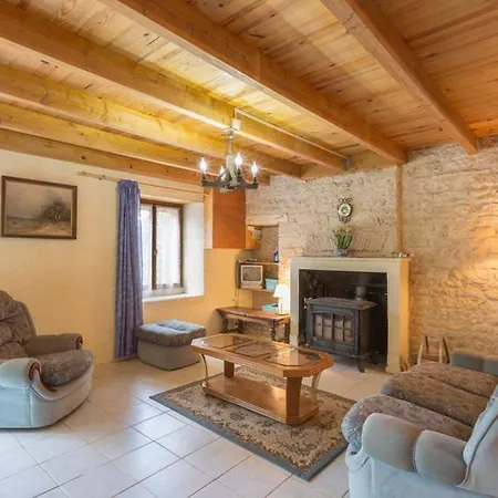 Chateau Sleeps 17 Pool Wifi * Ardilleux
