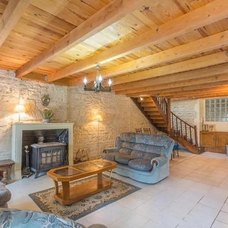 乡村民宿 Chateau Sleeps 17 Pool Wifi Ardilleux